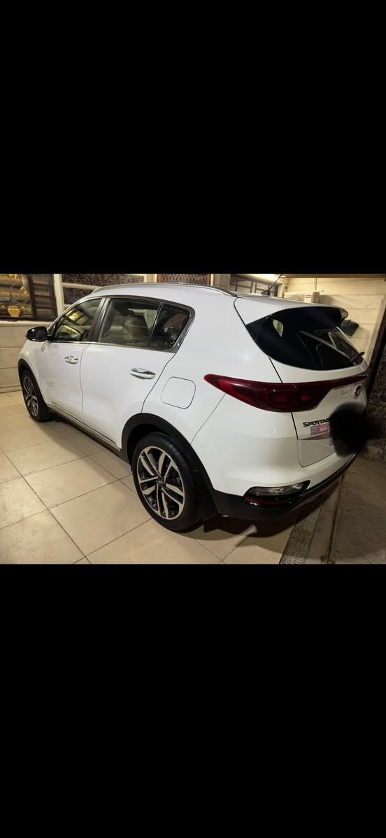 السلام عليكم
كيا سبورتج موديل ١٩ ماشيه ٦٩
مواصفات السياره
بصمه ابواب وتشغيل
كشنات جلد والكشنات الاماميه كهرباء
تبريد قطعتين منفصل
المرايه الوسطيه تعتيم
٥ ويل كب والحجم ١٩ 
مري شفط واشاره بالمري
هاند بريك بصمه
حساس امامي خلفي
تحكمات ستيرن جهتين
السونار مرفق مع الصور 
السعر ٢٠٦ وبيها مجال
مكانها بغداد السيديه
***********
