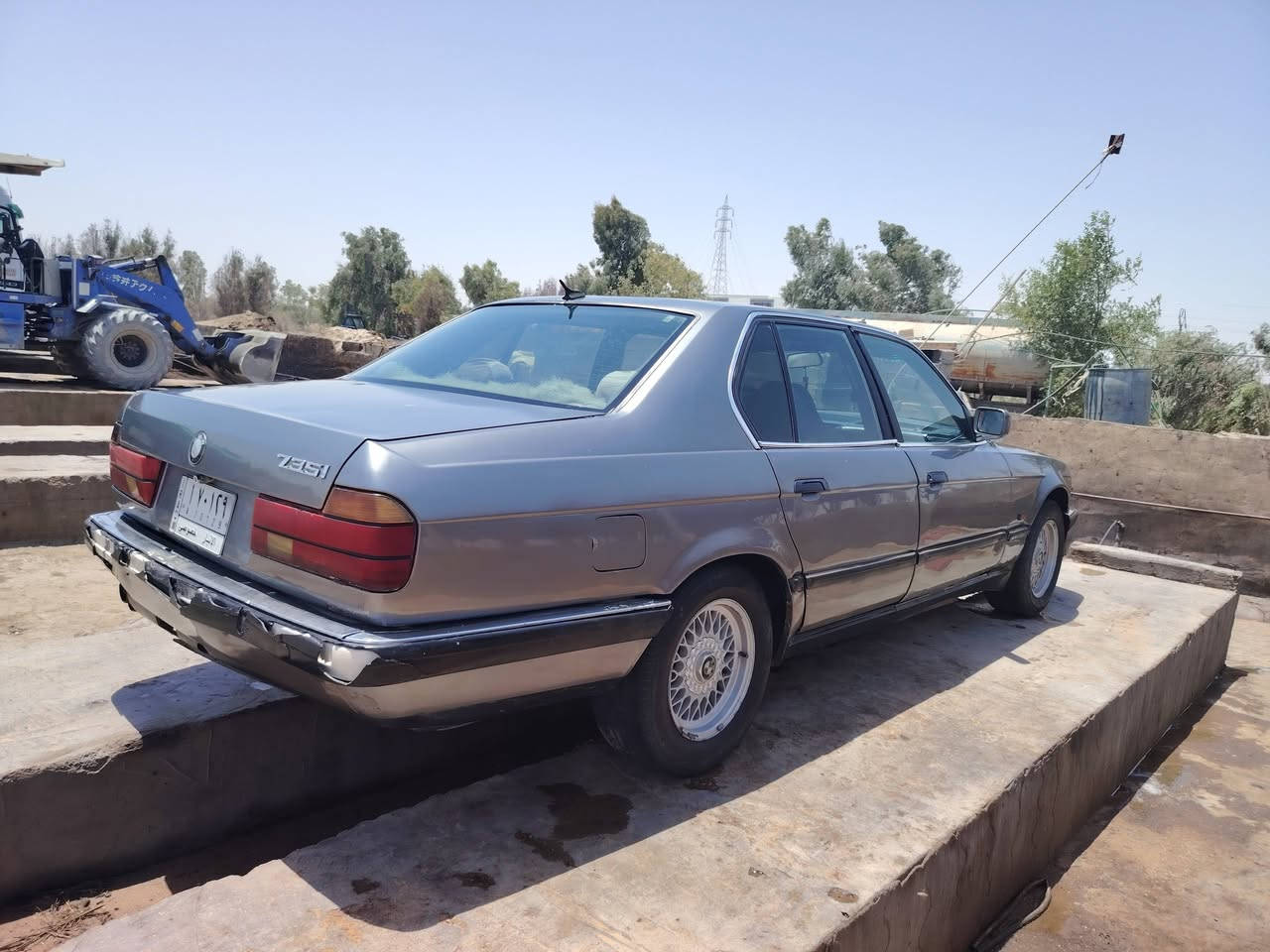 سلام بي ام جاهزه من كلشي كير مكينه حداديه كهربائيات تايرات سياره جاهزه رقم انبار بسمي سنويه جديده مكان النجف الحيدرية ***********السعر ٣٣ورقه  بيع سريع
