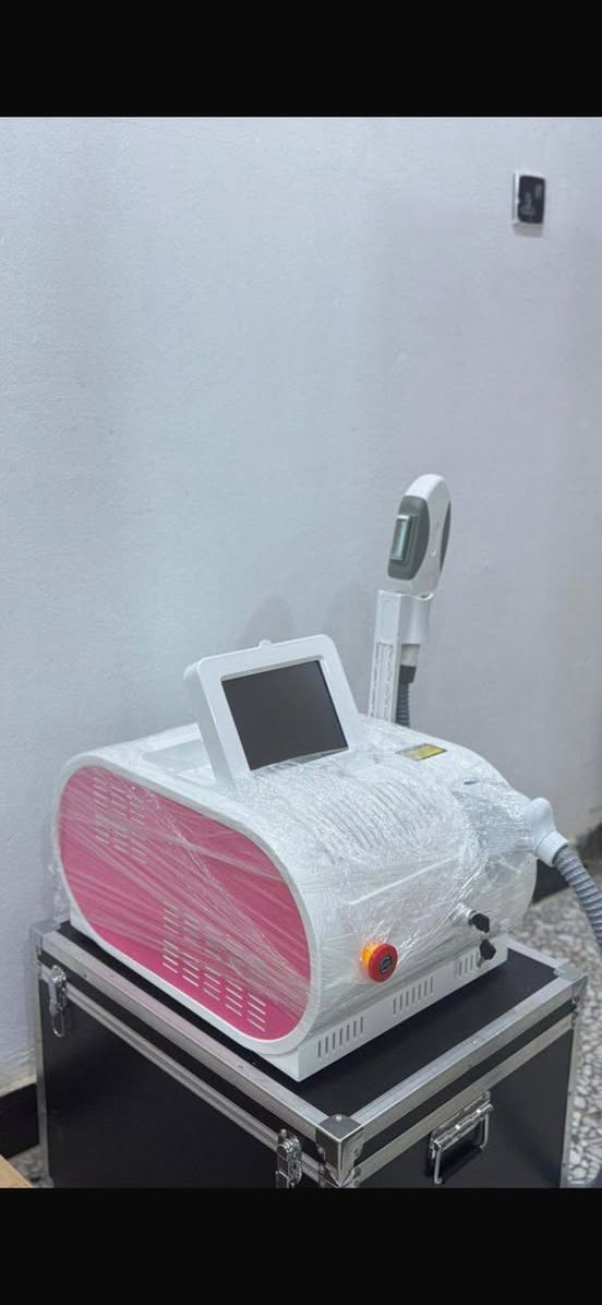 السلام عليكم  .. ✨ جهاز IPL متعدد الاستخدام للبيع ✨
قلي✔️ إزالة الشعر
✔️ علاج التصبغات
✔️ مناسب للعيادات ومراكز التجميل

📌 الجهاز بحالة جيدة
📌 استخدام قليل جداً  فقط مشتغل ل3اشخاص


**إذا كنت صاحب هذا الإعلان وتريد حذفه لأي سبب، رجاءا أرسل رسالة إلى الدعم الفني**