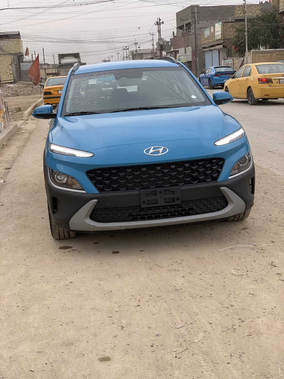 السلام عليكم
هونداي كونا موديل 23 بسمي بدون رقم منفيس بسمي صور الحادث بل منشور جاملغ وباب ونص جنطة بدون تبديل السيارة ماشية 30 الف مواصفات السيارة 
شاشة كامرة 
راداد امامي خلفي 
تحديد مسار 
فور ويل 4x4 
تدفئة بل كشن 
فول تحكم ستيرن 
لد امامي 
وبعد بيها مواصفات محرك 2000 دوش السعر 138 وبيه مجال مكاني بغداد حي آور ***********
