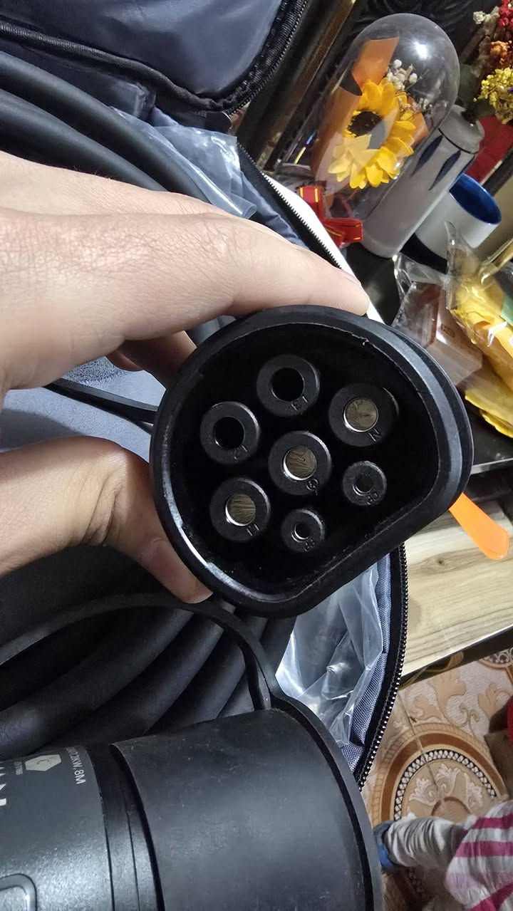 كيبل شحن طلعلي بل بضاعه اوربية جديد ما مستخدم 
سعرة خاص واهاذا رقمي بي واتساب ***********
