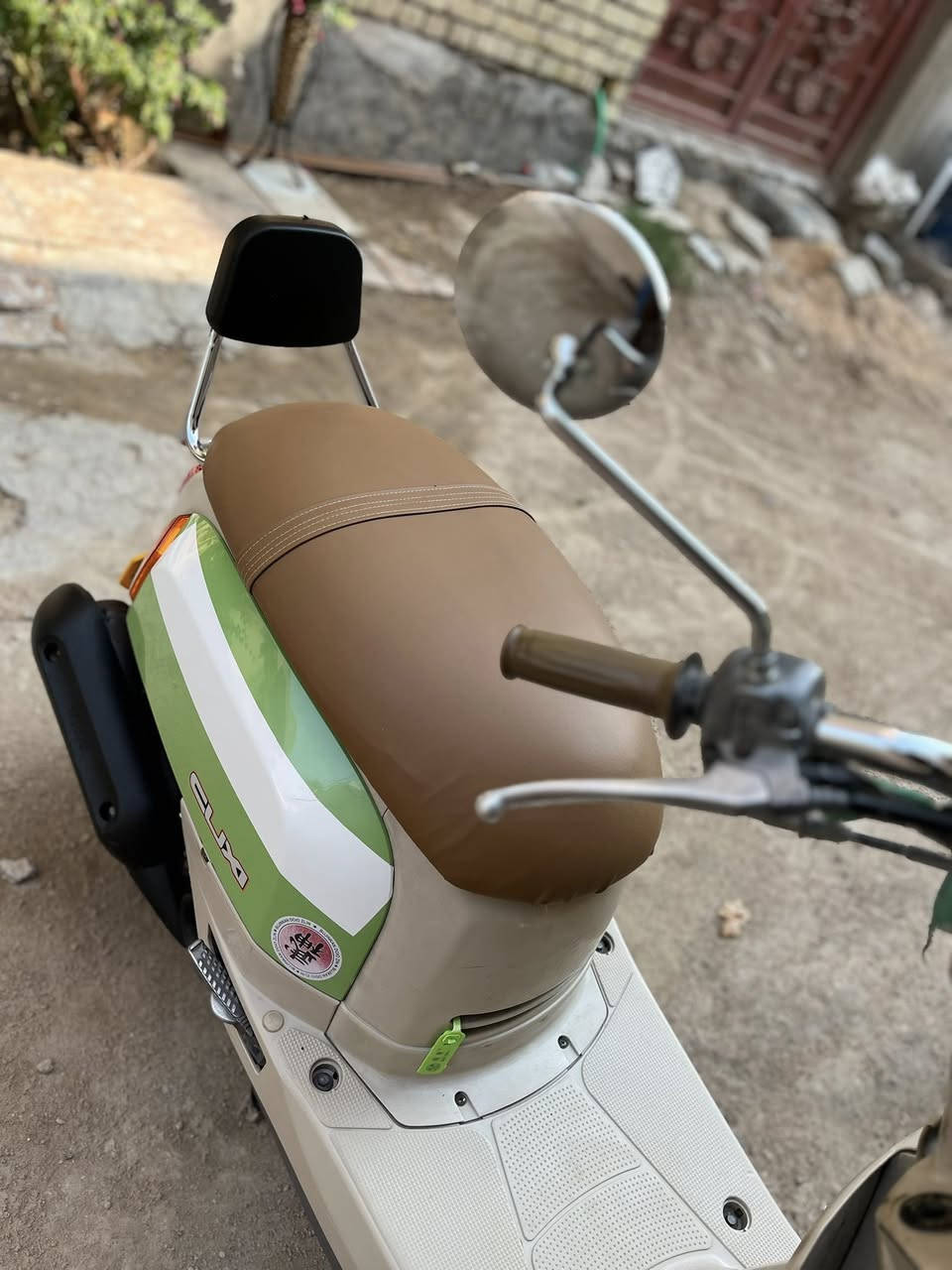 سلام عليكم بوليس لون تفاحي مميز دراجه مال جناي كامله مكمله ما ناقصها برغي كفاله من محرك وكفر دراجه مال جناي محافظ عليها من كلشي دهن كل 15يوم دراجه مسجله باسمي وببه وصل معرض طابق ويه رقم شاصي سعرها 1200 وبيها مجال حك جيه فدوه مو شراي لا يتصل الاستفسار الاتصال عل رقم ***********
