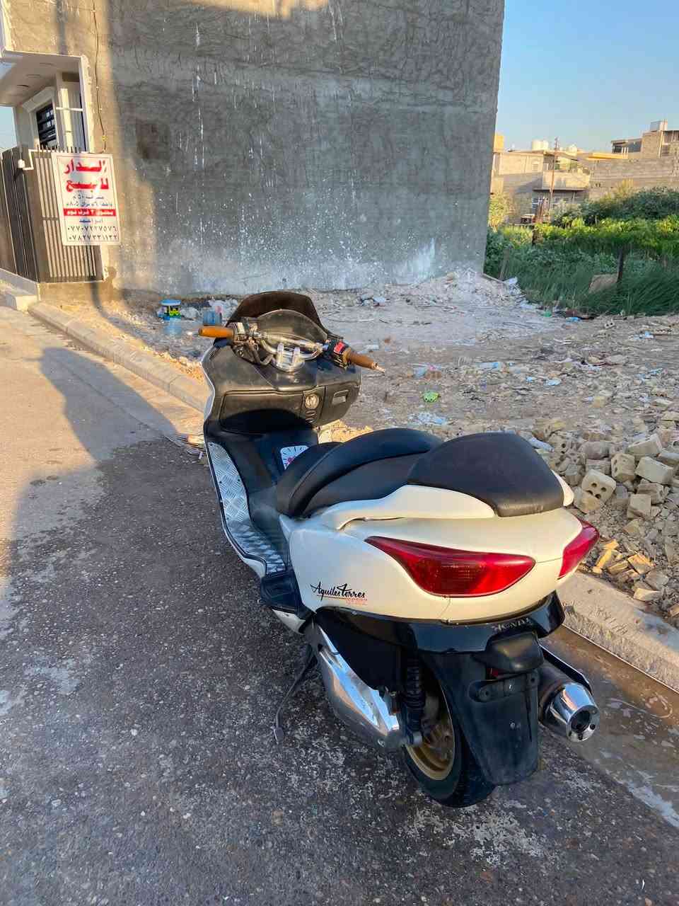 فورزة08 مكفولة من كلشي دراجة بصمة وسلف كلشي شغال بيهة زنون واشاير ودشبول كلة كيلو متر ومال حماوة كلشي شغال مكاني اعضمية رقم ***********
سعرهة٨٠٠ وبيهة مجال او مراوس بشي مرتب
