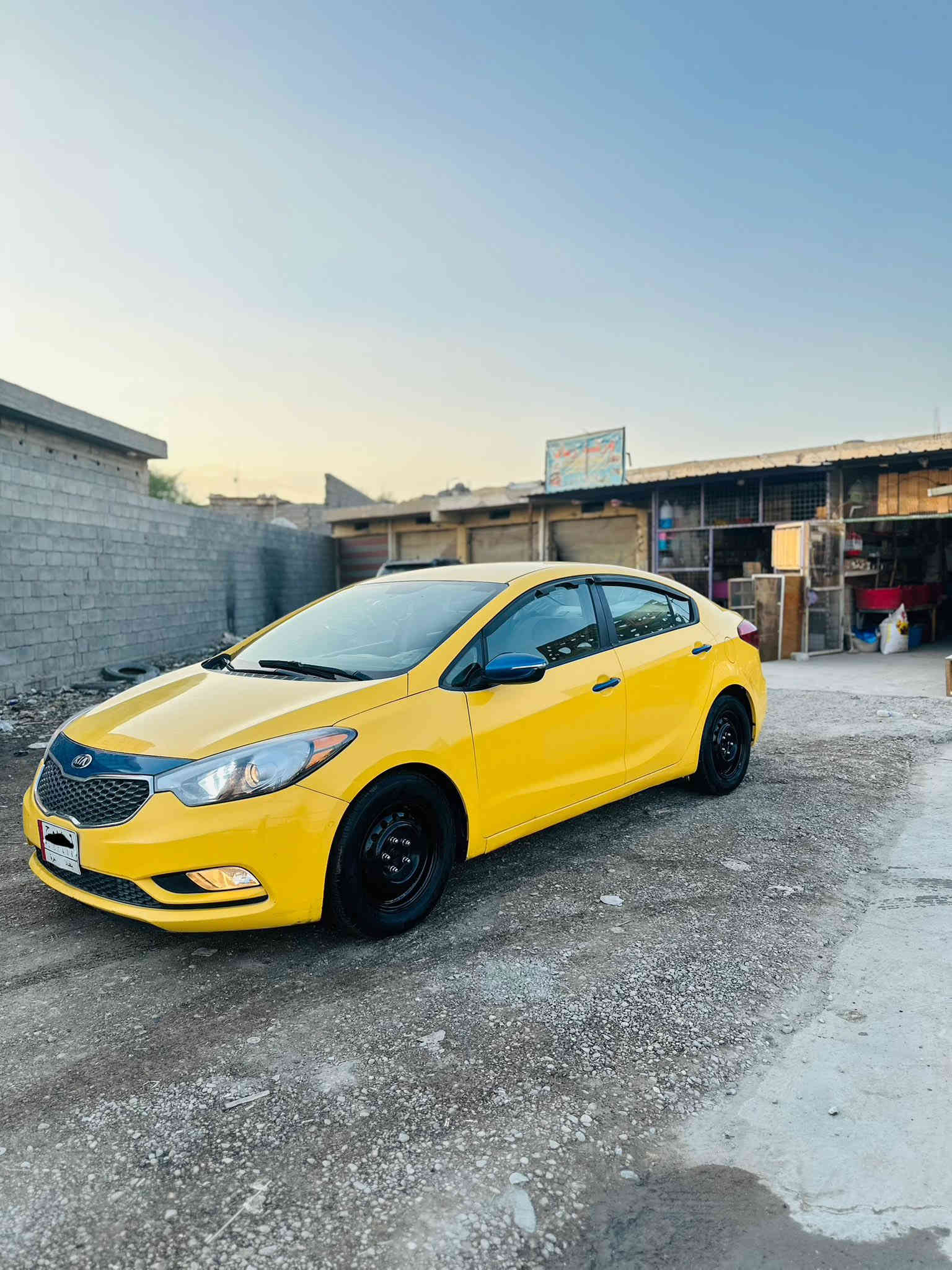 سلام عليكم كيا فورتي 2015 وارد امريكي حادث جاملغ امامي ايسر بدون دواخل الغود شواصي حوض تكم مكفولات اليبل واعده حادث امريكا صبغ اول ما معيوده سونار داخل منشور مع صور حادث
رقم بغداد الماني مشروع وطني سنويه لل2028 مصفره هيىة غرامات 
محرك1800دوش على وضع شركة بلادي ما مفتوح لا تنقيص ولا تبخير ماشي فقط 138
صدر امامي و الخلفي جديد حداديه فوللل 
تخم تاير جديد ويل جديد الغرفه سياره بلاد
نص فول 
فول تحكمات استرين 
شاير بلمري 
نظام ايكو 
مانع زلاق
تقليل وقود
محرك1800دوش 
كامره رجوع R
باقي بيه مواصفات هواي العنوان بغداد
السعر ( 112 مناسب بيه مجال البسيط 
رقم هاتف ***********
