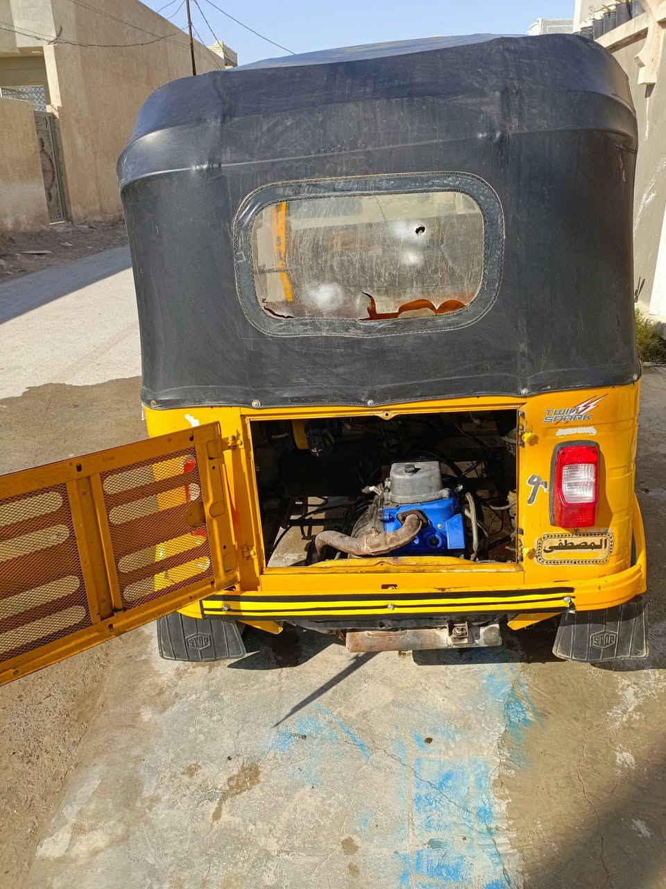 السلام عليكم تكتك موديل 20 اوراق كهربائيات كلهن شغاله نكره سلف مكينه خرسه نضافتها موضحه بالصوره العنوان بغداد بل نتصار مقابيل المرور مال حسينيه الشراي يتصل ع رقم *********** أو يتفضل خاص
