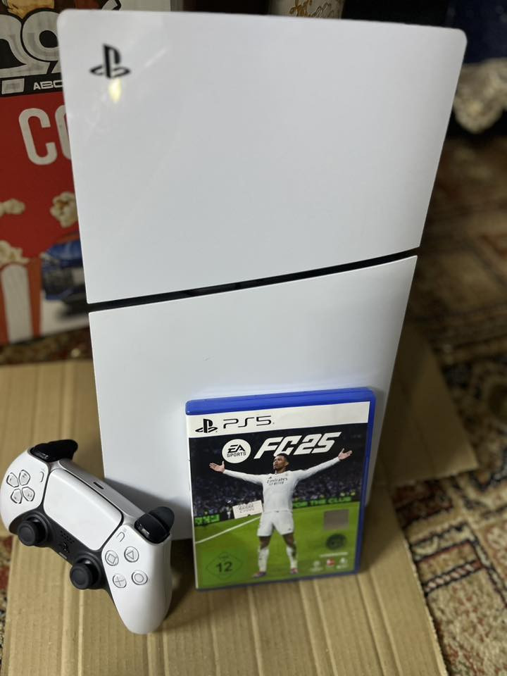 سلام عليكم بلي 5 سلم جديد مستعمل 4 اشهر بدون كارتونه مع جميع الملحقات سعر 610 وبي مجال قليل للتواصل ***********
