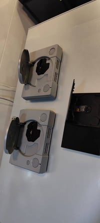 بلي ستيشن 1 • بلي ستيشن 2 • عدسة ضعيفة