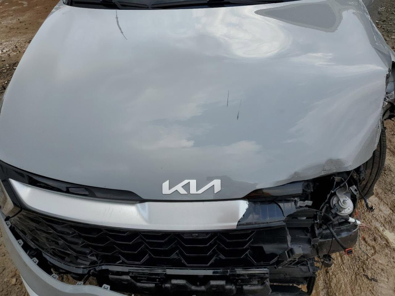سلام عليكم سبورتج موديل 23 برستيج 1/1 حادث موجود بلمنشور رقم بغداد باسمي السعر186 عنوان بغداد ***********
