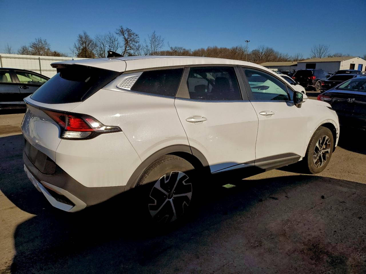 #أعـــلان_مــــــــــزاد #مكتب_بوابة_دبي
سعر نقل مخفض الى جميع الموانئ
ـ نوع السيارة : 2024 KIA SPORTAGE EX
ـ تاريخ المزايدة : 29/1/2026 الساعة 6:00 مساء 
ـ السعر : حسب تاريخ المزايدة المذكور أعلاه: 250$ دولار 
ـ الضرر والمواصفات : حسب الصور المرفقة
-جميع السيارات الهايبرد الكهرباء معفي
من الكمرك الضريبة والرقم مجاناً
ملاحـــظــة .. السيارات المعروضة داخل الصفحة هي مجرد نماذج بسيطة للمزاد
وللمزيد من المعلومات الحضور الساعة الرابعة عصرا الى مقر الشركة الكائن في:
شارع الحزام الاخضر المدينة المايئة- مقابيل حي العدالة #النجف_الاشرف
المكتب ***********
زيد الطفيلي***********
عبد الله الزاملي***********
للانضمام لكروب الواتساب اضغط ع رابط
https://chat.whatsapp.com/HEg5DTFOYCnFPwSoSvOuuq
2024 KIA SPORTAGE EX
