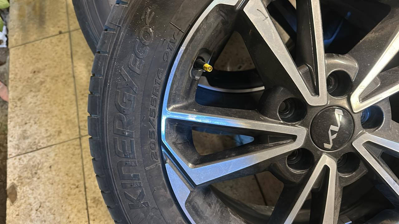 ويل كب اصلي مكفول من الشخط والزلغ سيراتو فورتي  وتاير هانكوك انتاج 25 شهر السابع حجم 16  
السعر 550 وبي مجال 
***********
مكاني اليرموك
