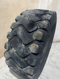 انكول يا الله شعندك تايرات مستعملة او جديدة معدات ثقيله شفل كريدر للبي...