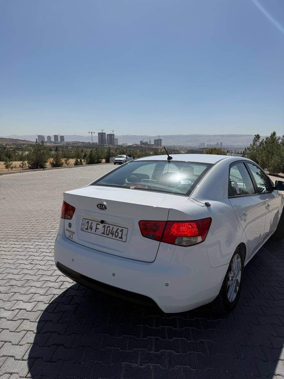 ﷽
◽️سيراتو 2012
🔹محرك + گير كفالة
 🔹 الگير سبورت 7 نمر
🔹تبريد + تدفئة + كهربائيات كلها شغالة
🔹 حدادة جديدة كاملة 
🔹 5 تايرات جدد مع الاسبير جديد قبل اسبوع شادهم بالضبط 
🔹شاشة كبيرة + تحكم ستيرن + 
شفتات ستيرن 
🔹 مري شفط 
🔹 سماعات +مضخم JBL
🔹 دوشمة بلادية تفصال
🔹 نشرة ترحيبية داخلية  
◽️السيارة كفالة عامة ما عدا بيها جاملغ امامي مبدل  اثر شخوط + صبغ شبر من البنيد + بارد بباب السائق 
◽️بيها منظومة زنون +بلوجكترات زنون ابيض
🔹 بأسمي تحويل ثاني يوم
🔹 مكان_🌆 البصرة

◽️سعر_  95$ وبيها مجال
◽️موبايل☎️_ ***********
