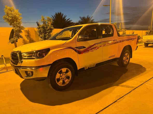 للبيع تويوتا هايلوكس موديل ٢٠٢٤ شركه ساس ماشيه ٢٠الف 
بدون صبغ بدون تعديل بدون مفتوحات ضمان شركه سياره جديد گير عادي فورويل عالي مكان سياره كركوك سعر ٣١٥
***********/*********** كركوك
