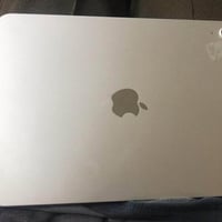 ايباد 11 A16 / ذاكره 128 بطاريه 100 عدد دورات الشحن 95 بعدة بضمان ينته...