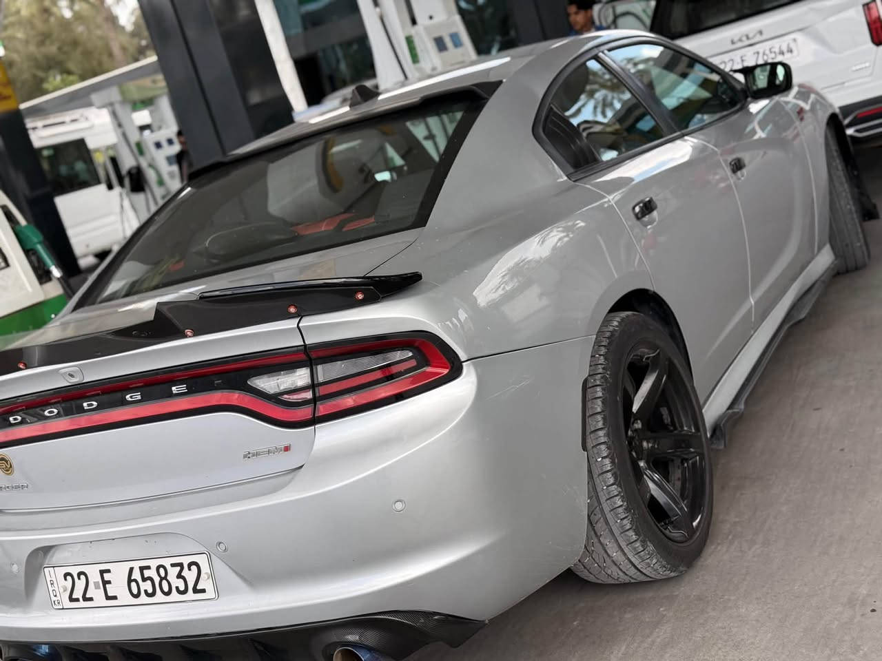 السلام عليكم
دوج جارجر 2020-SXT -V6 للبيع فقط 🚨

ماشيه86،000mi- رقم اربيل 🚨 الدولي الجديد 
-منظومه زينون نهارر  + بلوجكترات زينون
-تحديث داخل وخارج السياره SRT
-ويل 20-SRT المميز 

-كاميرا خلفيه+حساسات خلفيه
-تشغيل عن بعد 
-كروس سرعة
- تحكمات سيترن
-كار بلي
--كراسي كهرباء ،مري شفط

وارد امريكي حادثه بسيط جاملغ السايق (تبديل),الجاملغ عكس السايق (كلير فقط) 
والبنيد تحديث SRT ابو الفتحة
بالعراق صارت طخه بسيطه بالصندوق(وصورته موجوده) 

السياره بدون اي اريباك 🚨 
سياره جديده ونصبتها احلى من الصور 

كلش نظيفه استخدام شخصي ومال جناي ومصروف عليها هواي واي كلوب ممشتغل بالدشبول ✨

السعر :- 195$ وبيها مجال بسيط
مكاني :- ديالى- بعقوبه - غير متواجد عالفيس
للاستفسار الاتصال عالارقام
***********
***********
