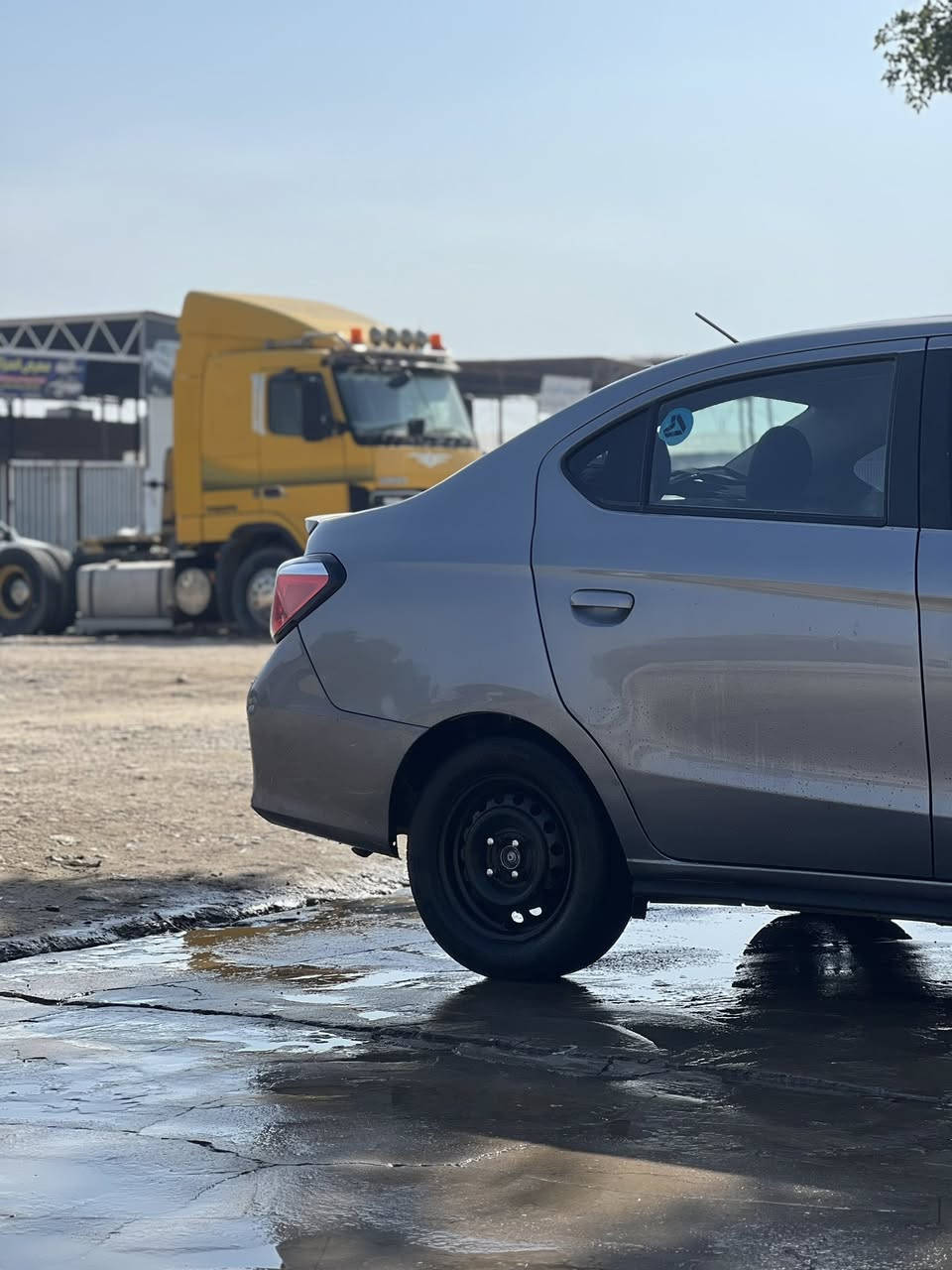 ميراج 2022سياره جديده ماشيه 70الف رقم بغداد دولي باسمي مناقصه برغي سياره جاهزه من البجم للبجم مكاني سامراء  بيه صبغ جاملغ وبنيد ضرر وبيه ال جاملغ الثاني مباوك راشي فقط وال بابين جوه المرايه فقط هم مباوكي سونار موجود بيه ال مشتغله شغله كلش حلو حتى الصبح ما مبين بيه 5 سونارات وكل واحد يحجي شكل شكد مو الشغل مضبوط اني جبته من امريكه واني رشيت بيه ذني واني الصلحته سعره 95 وبيه مجال قليل لل استفسار اتصل وتددل ***********
