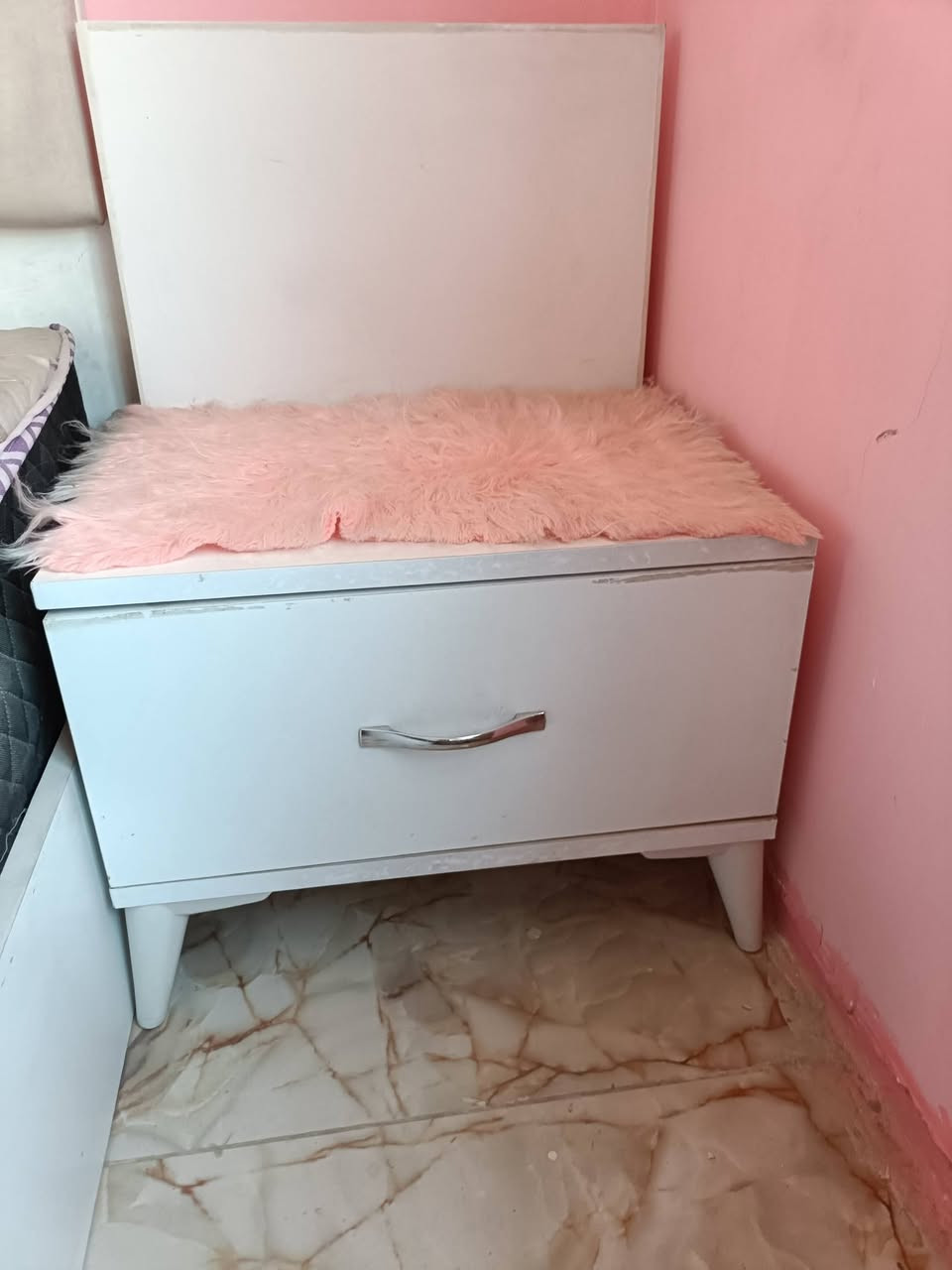 غرفه تركيه للبيع
متكونه من 8 قطع مستخدمه بس نظيفه
مكاني بغداد. حي اور
رقم الهاتف ***********
