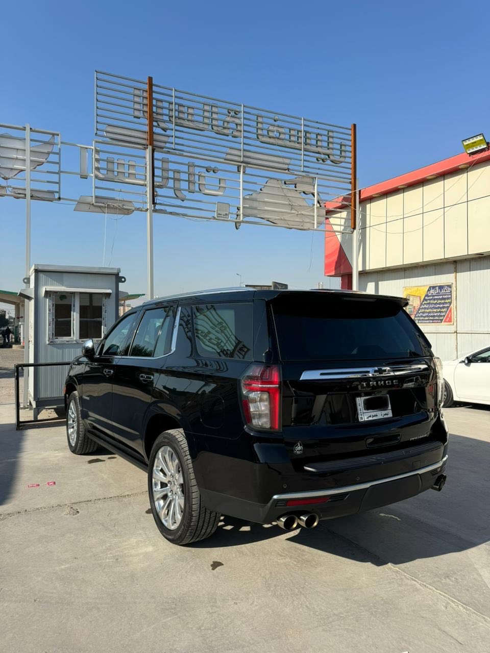 للبيع… شفروليه تاهو بريمير موديل 2023   
وارد خليجي كفالة عامة
شرط الفحص
رقم مميز 
ماشية 45 الف كيلو
مغلفة بالكامل PPF وتغليف حراري للزجاج 
محركV8 سعة 5300 لتر  بقوة 355 حصان 
ناقل حركة 10 سرعات
دفع خلفي امامي رباعي الحركة 4WD
نظام تعليق منفصل مدعم بجكات هواء
كاميرا 360 ونظام مراقبة النقاط العمياء وتنبيه حركة المرور
مقاعد جلد تدفئة وتبريد
فتحة سقف بانوراما
ثلاجة وفريز
حساسات امامي خلفي وجانبي
شاشة عرض على الزجاج HUD display 

مكان السيارة بالبصرة
السعر 60,000$ دولار 
قابل للتفاوض للجادين 
تحويل سنوية ثاني يوم

للتواصل : ***********
غير متواجد على الفيس
