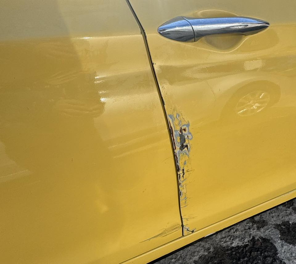 سلام عليكم ألنتره موديل15امريكي  ماشيه 149الف حقيقي للبيع فقط شادلهه دعاميه شكل ال17تحديث حادثهه جاملغ خلفي  جهه السايق مصلح نفسه والبنيد من گدام فقط مواصل للغود ولا الشاصي وبيهه ضربات صغار بالبابين البصف السايق ورصعه بقبق الجنطه موضحات بالصور تبريد تدفئه شغال تايرات نضيفات قبل شهرين شادهن مكينه گير مكفولات صدر امامي خلفي هستوني شاده سياره جاهزه سعرهه 95 وبيهه مجال رجاء الموشراي لايتصل
 ***********بي واتساب
