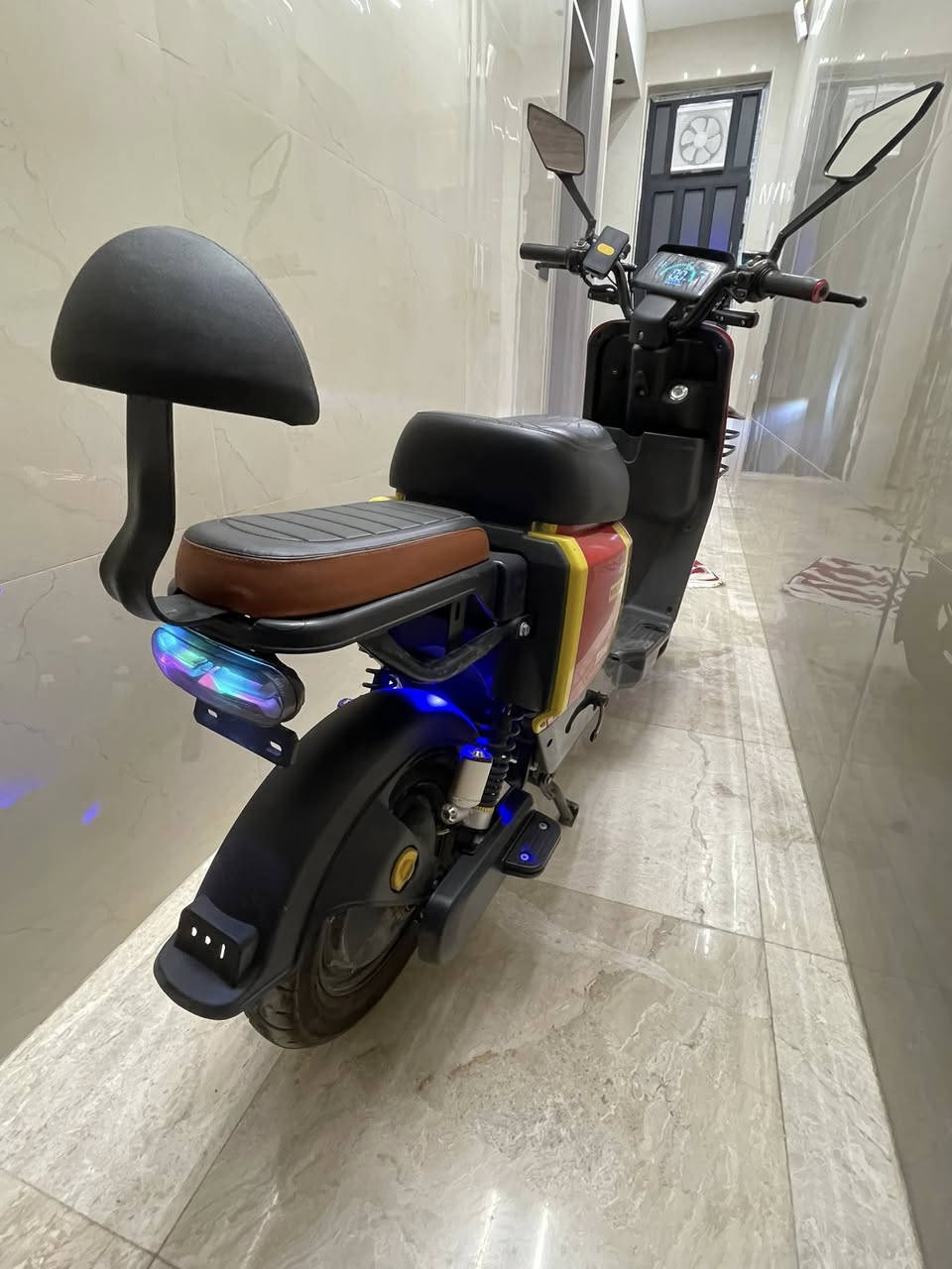 السلام عليكم
دراجه للبيع نوع R7  2025 

الدراجه نضيفها جدآ تجي وتفحص وبطارياتها جديده والR7 معروفه بقوتها ورزانتها 

مواصفات 

لايت زنون + نشره ليلية + اناره واشاير 

ديجي مركزي 

ابريكات امامي +خلفي  هايدروليك دهن 

دبل امامي دهن + دبل خلفي غاز 

سله امامية +ستاند تليفون +مري 

خمس بطاريات كبار جدد نضيفات 

السعر ٤٧٥ وبيها مجال 

التواصل على الرقم *********** بي واتساب وحياكم الله
