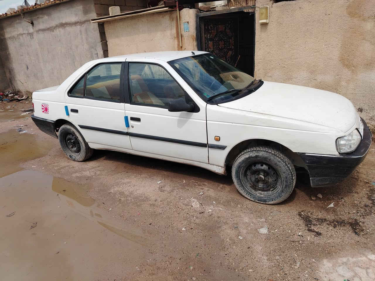 السلام عليكم سيارة بيو روى سيارة رقم نجف وراعيها بالنجف بديها حلو شغاله وتبريدها شغال عوزة بس غاز الماكن البصرى المعقل السعر 17 انا مكلف بالنشر اي استفسار على الرقم ***********
