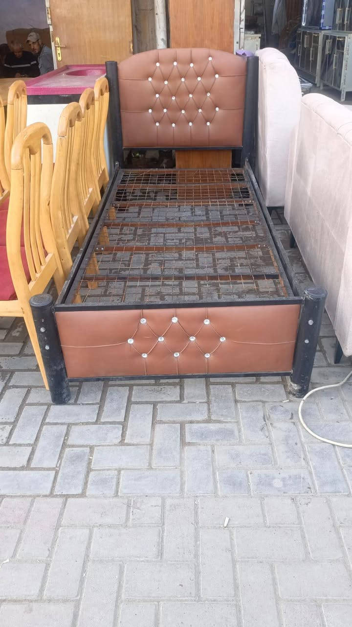 اغراض بيت للبيع مستعجله عالبيعه مكان حي الجهاد الرفاق *********** الي يريد يتواصل خاص
