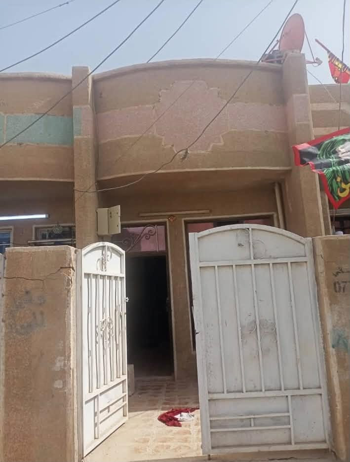 سلام عليكم بيت للبيع !
في الحسينيه المساحه 67 متر طابق غرفه مطبخ واستقبال وغرفه نوم وبيتونه كبيره وترهم غرفه ب المستقبل كدام البيتونه البيت مناقصه اي شي + ملاحضه هاي الصور قديمه حالياً البيت متعمر وبي البيت مؤجر ينفع استثمار او بيت الك موقع البيت خلف شارع ابوسمير السعر 55 وبي مجال .. للاستفسار 
***********
