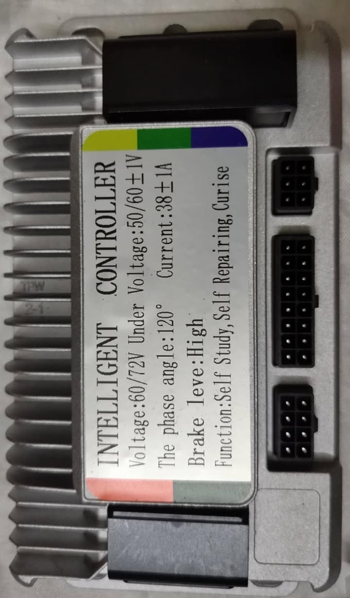 تعلن الورقة الخضراء للدراجات الكهربائية (الشحن)  

عن توفر  قطع غيار و بطاريات واطارات الدراجات الشحن الكهربائية وباسعار مناسبة

وتتوفر خدمة التوصيل لجميع المحافظات وخلال 24 ساعة

اجور التوصيل 5 الاف

محل الورقة الخضراء للدراجات الكهربائية الشحن  

بغداد – شارع الربيع – مقابل الامثل للمطابخ قرب مدخل دور نواب الضباط في الحرية

للتواصل : (واتساب) *********** – ***********

[#دراجة_شحن](https://www.facebook.com/hashtag/%D8%AF%D8%B1%D8%A7%D8%AC%D8%A9_%D8%B4%D8%AD%D9%86?__eep__=6&__cft__[0]=AZZi51LDvl7jyMUXq1-doKHna9rLn3zFHOHSjqU72tFQiiAC1dZsL-8agLzWbKbpzuRvkK4YpnndYz5Vj0eiL6vr2NYqSQmW9OF9fyFDzW07L9MhIHfsI6JXIwrwnAQvp1YDUbQA2Ck8h5JoUQ_m0JybKLJk4DKuRmtijoNQWIZwjA&__tn__=*NK-R) [#بايسكل_شحن](https://www.facebook.com/hashtag/%D8%A8%D8%A7%D9%8A%D8%B3%D9%83%D9%84_%D8%B4%D8%AD%D9%86?__eep__=6&__cft__[0]=AZZi51LDvl7jyMUXq1-doKHna9rLn3zFHOHSjqU72tFQiiAC1dZsL-8agLzWbKbpzuRvkK4YpnndYz5Vj0eiL6vr2NYqSQmW9OF9fyFDzW07L9MhIHfsI6JXIwrwnAQvp1YDUbQA2Ck8h5JoUQ_m0JybKLJk4DKuRmtijoNQWIZwjA&__tn__=*NK-R) [#دراجة_كهربائية](https://www.facebook.com/hashtag/%D8%AF%D8%B1%D8%A7%D8%AC%D8%A9_%D9%83%D9%87%D8%B1%D8%A8%D8%A7%D8%A6%D9%8A%D8%A9?__eep__=6&__cft__[0]=AZZi51LDvl7jyMUXq1-doKHna9rLn3zFHOHSjqU72tFQiiAC1dZsL-8agLzWbKbpzuRvkK4YpnndYz5Vj0eiL6vr2NYqSQmW9OF9fyFDzW07L9MhIHfsI6JXIwrwnAQvp1YDUbQA2Ck8h5JoUQ_m0JybKLJk4DKuRmtijoNQWIZwjA&__tn__=*NK-R)
