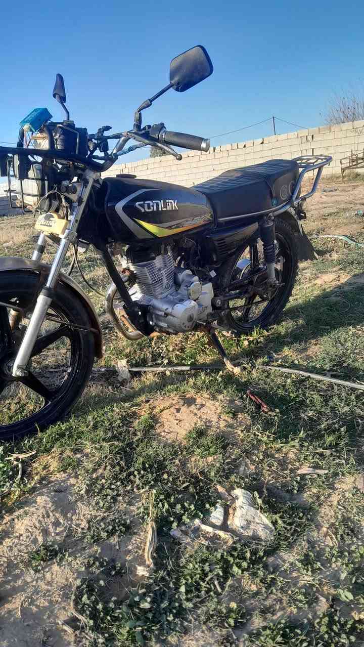 سلام عليكم دراجه اللبيع موديل 19 نضيف ماعايزه شي صرنصا  رياضيه سعره 300 وبي مجال  ***********
