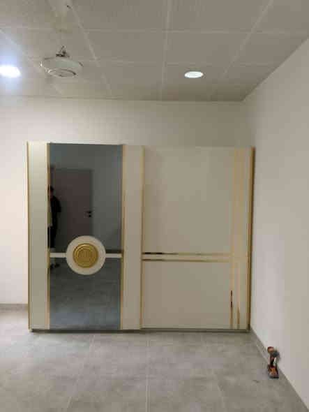 سلام عليكم بدون دوشك بدون دوشك غرفه نوم تركي اصلي صبغ حراري اخو الجديد مستخدم شي قليل جدا بعده جديده ماشاء الله  تبارك الرحمن تحفه خشب درجه اولى من نوعيه ثقيل 6 قطع سكك مجرات كوله هيدروليكي حتا طابوريه مال سرير هم هيدروليك كنتور 2سكه مترين ونص قياس سرير 180/200 صاحبه مشتريه 18ورقه سعر ويا توصيل وشد 500الف العنوان كلار عدنه توصيل فقط خانقين جلولاء قره تبه سعديه شراي اتصل على رقم بى واتساب هم ***********
