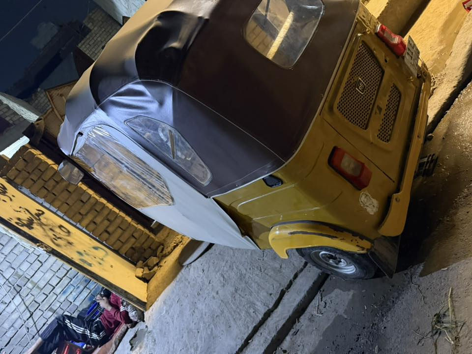 تكتك موديل واحد ٢١بس الغوده مصبوغه ولباقي مكفوله محرك بوشه بستم فقط تكتك ترايهه زيرو رقم وسنوية بغداد دوس مامعمره جديده كبل لشارع العنوان سبع قصور رقم *********** السعر ٦٥٥٠   بيه مجال قليل
