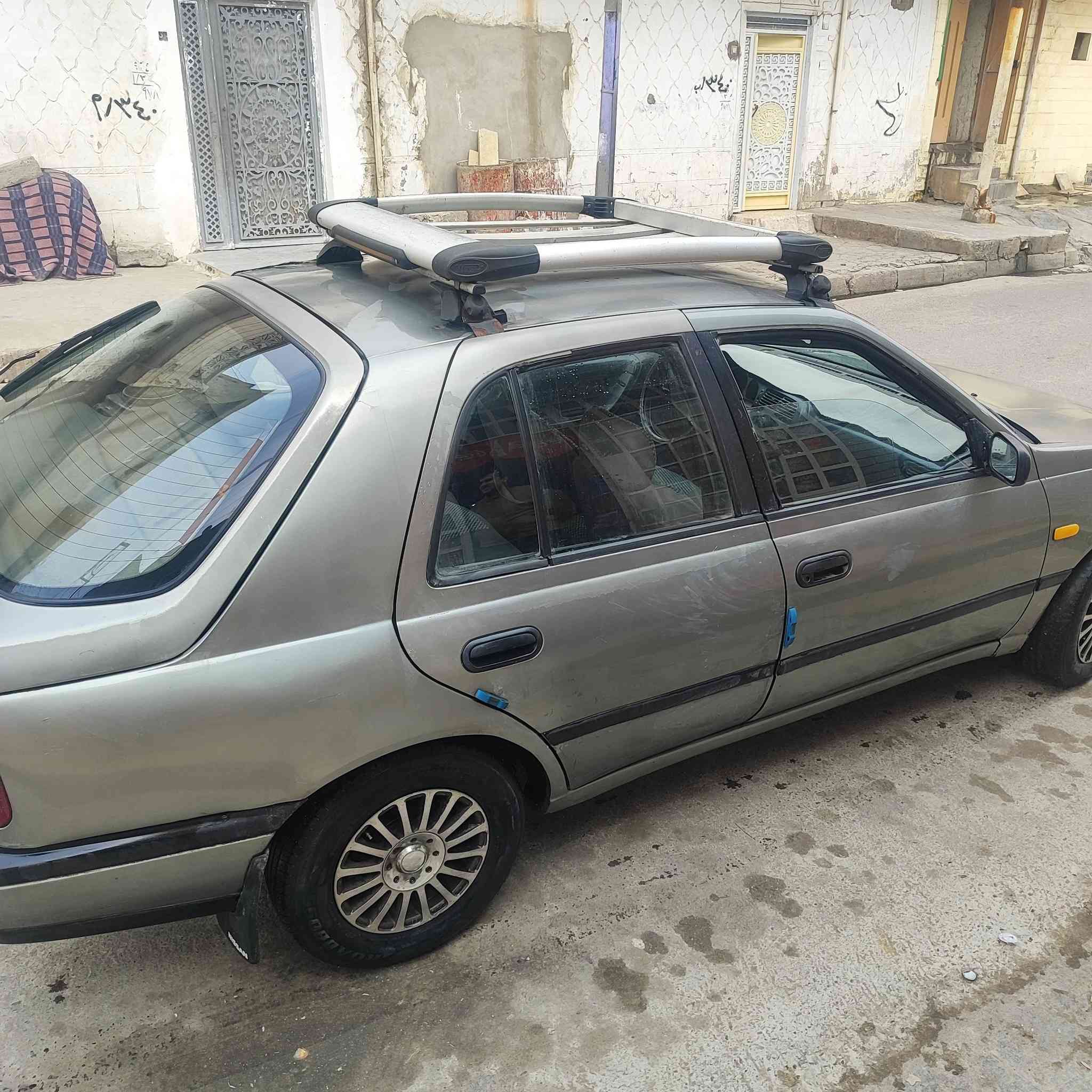 سلام عليكم
سيارة نيسان صني موديل 93
كير عادي پور 
محرك صرف قليل 
بدون صبخ فقط مكان دوائر وضربة في چاملغ خلفي جهة نفر
السعر 32 بيها مجال 

رقم هاتف 
***********
