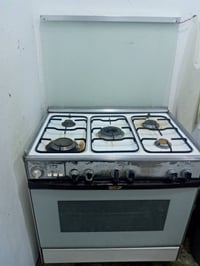 طباخ ابو البوري شغال الفرن هم يشتغل الفوك والجوه كلشي مابي السعر 150 و...