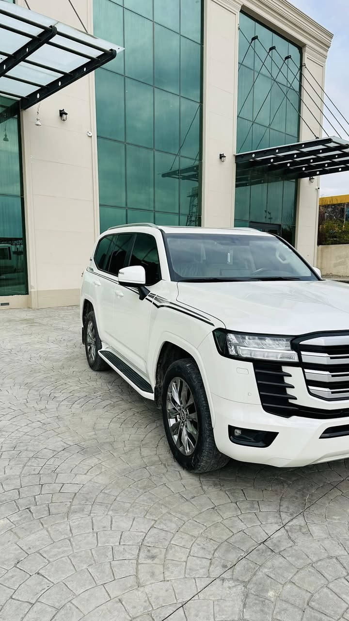 السلام عليكم
تويوتا لاندكروز شركة جيهان
مواصفات GXR 
درجة اولى
ثلاث شاشات بلادية 
فول مواصفات
بريك بصمة 
سلايت 
كشنات جلد وكهرباء
صندوق كهرباء
باقي المواصفات المعروفة 
السيارة جديدة ماشية 23 الف فقط بحالة الوكالة 
كفالة عامة من الصبغ والبارد والشخوط والرصعات 
مغلفة PPF كامل ضمان 10 سنوات
بيهة كتاب تظليل من المرور
السعر المطلوب 655 ومجال جداً بسيط
مكان السيارة اربيل 
***********
