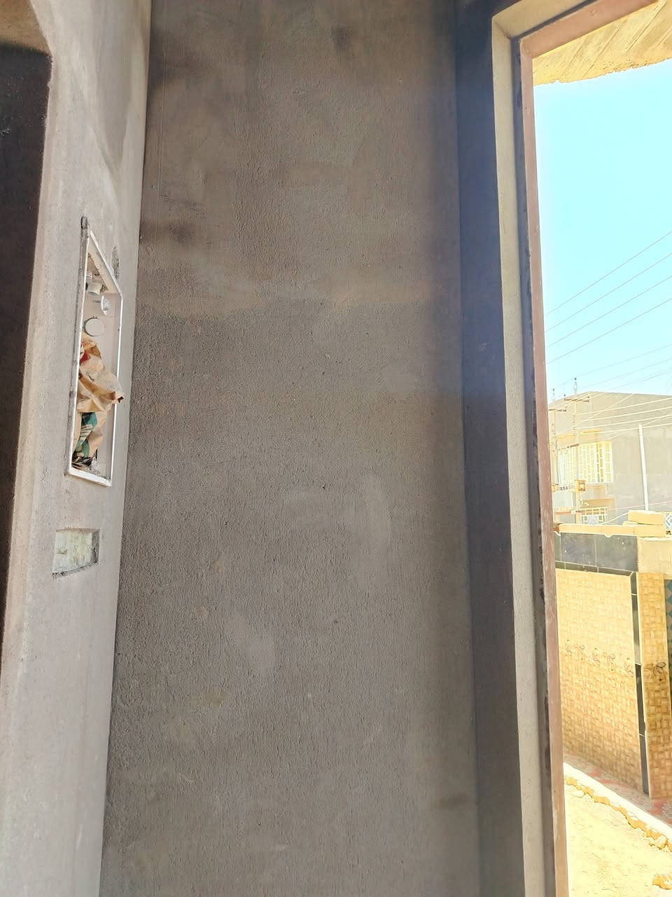 سلام عليكم نحن كادر لبخ متفرغ حاليا نعمل جص سكوف وجدار لبخ وتبياض رقم الهاتف للاتصال والمراسله وتساب ***********
