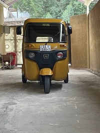 تكتك للبيع موديل 2020 شهر 12 رقم وسنوية بسمي تحويل ثاني يوم مكينه جديد...