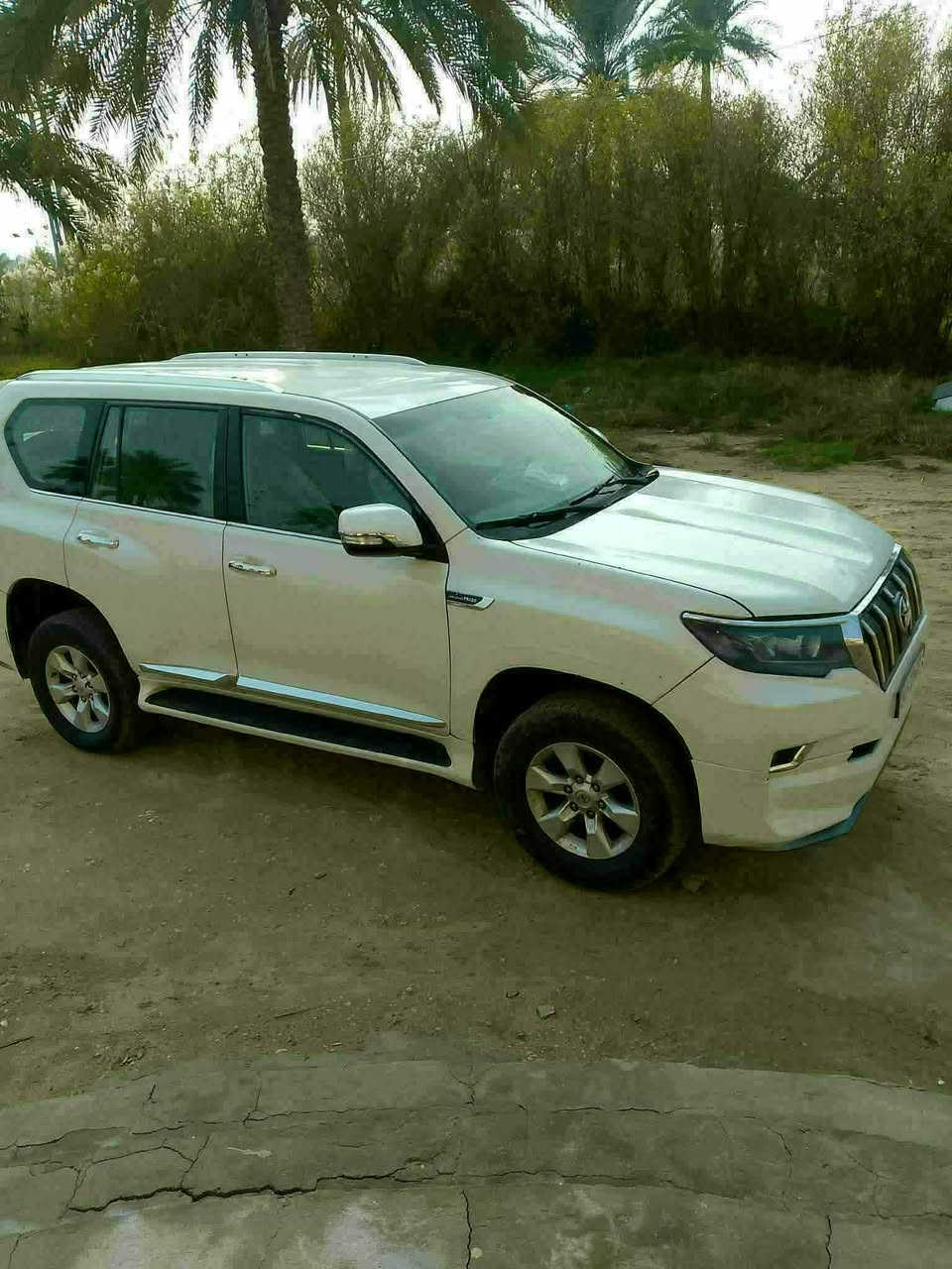 برادو 2010 محدث 2020 محرك 4 سلندر صبغ حزام بدون معجون القمارة لا صبغ ولا معجون رقم بصره بأسمي 
مكان السيارة بالسماوة 
السعر ب180 ورقة وبيها مجال
***********
