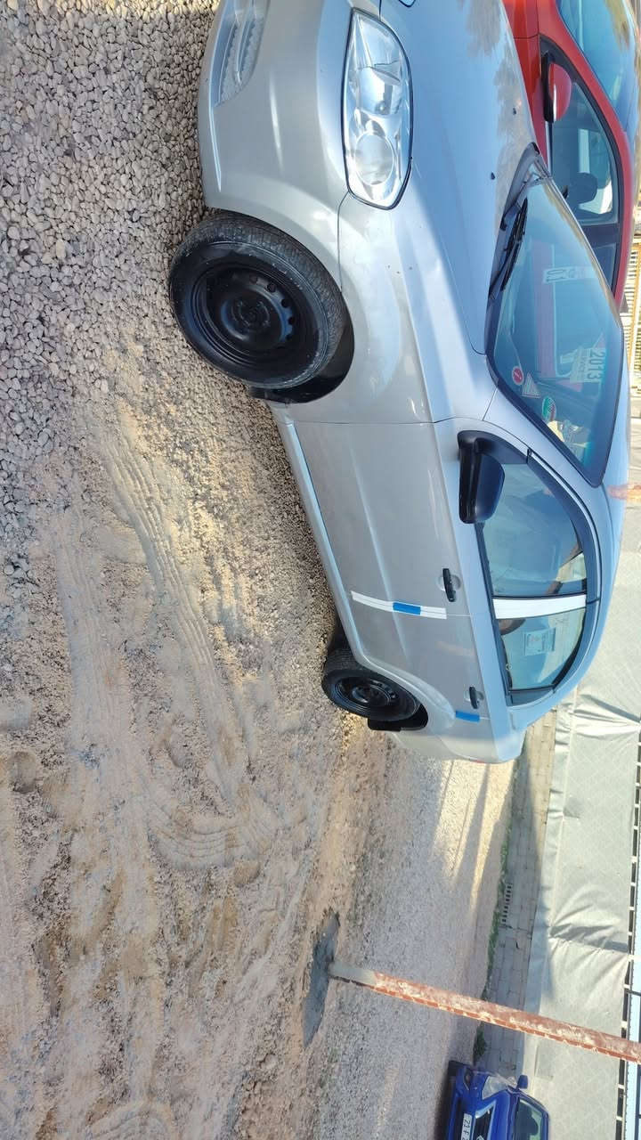 سلام عليكم افيو موديل ٢٠١٣ مكينه ١٦٠٠ جديد شاده  كيري جديد السياره بيه باب صبغ وشويه بلجاملغ الخلفي بهلا   السعر ٨٠ وبيه مجال قليل مكاني كربلاء طويريج *********** غير متواجد علفيس
