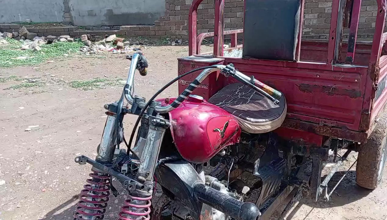 *********** السعر 600 وبيها مجال
