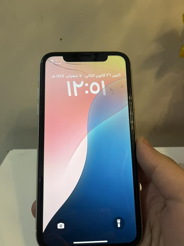 السلام عليكم 11عادي وتر وتر ما مفتوح ذاكرة 128  بطارية 86 ما معلاية شحن نت مخابره سيمكارت هزاز كامرة شحن صوت كله شغال الجهاز نضيف الى درجة الله شاهد فقط فطر بل شاشه وكع مني ونفطرت الشاشه فطر خفيف وما مئثر على المس سعرة 225 مكاني بغداد متواجد فيس بوك او وتساب ***********
