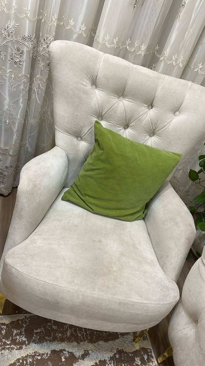 تخم متكون من 6 مقاعد 
كلش جديد وسفنچه جديد ورجلينه حديد  والمقاعد بيها سحاب تكدر تنفتح وتنغسل  تخم جديد مجرد يحتاج غسل لان لون اوف وايت
ويا موكيت ومدات 3 للمدخل والممر سعره 400 وبي مجال بسيط
@إشارة


**إذا كنت صاحب هذا الإعلان وتريد حذفه لأي سبب، رجاءا أرسل رسالة إلى الدعم الفني**