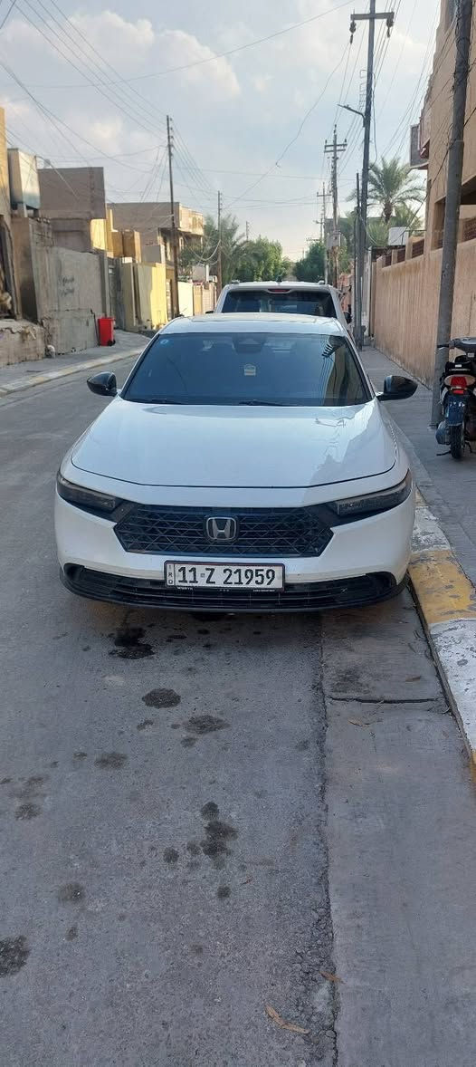 هوندا اكورد اسبورت موديل 2024 هايبرد 
السيارة ماشيه 83

فول مواصفات 
• مكينة 2000 هايبرد تنفس طبيعي
• كير اوتوماتيك 
• شاشة كبيرة
•فتحه سلايد
• كاميرا خلفية 3 انظمة
• كرسي كهرباء   
• رادار امامي
• مانع تصادم
• محدد مسار 
• تصحيح مسار
• شفتات بالستيرن
• مثبت سرعة
• مانع انزلاق
• دخول ذكي 
• إنارة ترحيبية
• هندبريك كهرباء
• عداد ديجيتال
•لايت عدسات زينون
• نظام اوتو لايت Auto
• لايت العالي زنون 
اوتو هولد للبريك
• حساسات مطر 
• حساسات امامي خلفي 
• حساسات ضغط هواء الإطارات
• أوامر صوتية
• 4 أنظمة قيادة (eco,individual , sport,normal )

السياره وارد امريكي  

السعر 215 قابل للتفاوض 

مكان السيارة الانبار فلوجه  
 للتواصل 
***********
