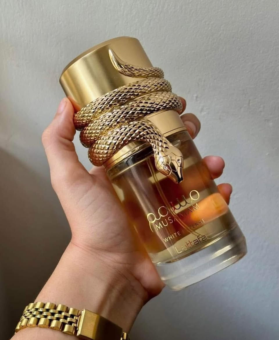 🔥عطر مسمم وايت انتنس🔥
- هو عطر شرقي فخم جدا يمتاز هذا العطر برائحته الغنية والمثيرة يتكون من مزيج متوازن من الروائح ويعد خيار مثالي لعشاق العطور القوية والثابتة.

-يتمتع هذا العطر بثبات عالي يدوم طوال اليوم، مما يجعله خياراً مثالياً للأشخاص الذين يحتاجون إلى رائحة تدوم لفترة طويلة.

يأتي هذا العطر بزجاجة أنيقة وجميلة تضيف لمسة فاخرة إلى مجموعة عطورك 💛
صنع في الإمارات العربيه المتحده يحتوي ع باركود 💯
متوفر توصيل .


**إذا كنت صاحب هذا الإعلان وتريد حذفه لأي سبب، رجاءا أرسل رسالة إلى الدعم الفني**