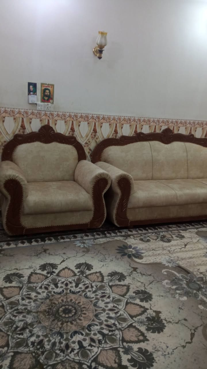 للبيع: تخم قنفات (7 قطع) نظيف جداًالتخم يتكون من 7 قطع ضخمة (2 قنفات كبار + 5 مقاعد صغار)شبه مستخدم نظيف جداً (مثل الجديد).
السعر: (مليون و100) وبي مجال بسيط للشراي الجاد.
للتواصل: يرجى المراسلة على الخاص (Messenger) أو الاتصال على الرقم: (***********)
