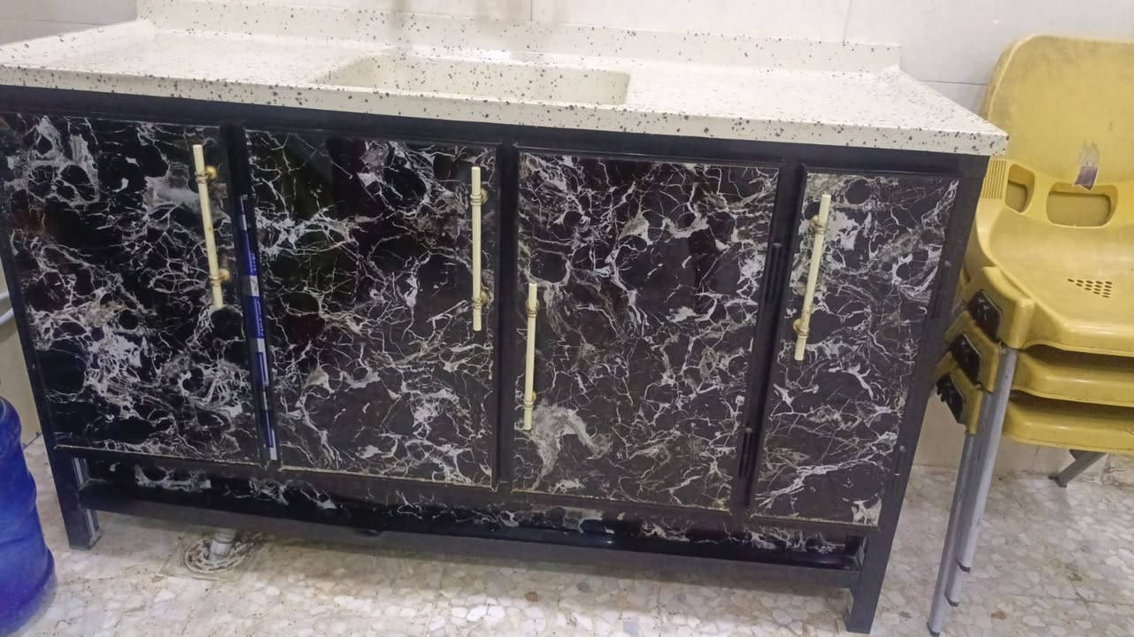 كاونتر للبيع نضافة ١٠٠ بل ١٠٠ اشتريتة ب ٧٥٠ واريدة ب ٦٠٠ وبي مجال مكاني بغداد الشعلة للتواصل خاص او عل الرقم بي واتساب ***********
