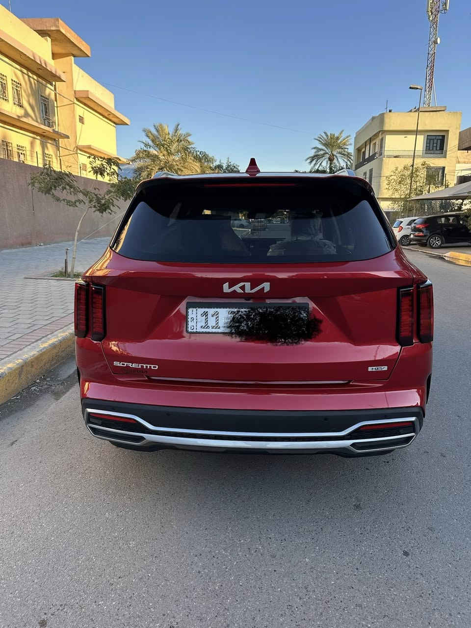 السلام عليكم 
سورنتو هايبرد VIP مواصفات ex 
موديل 2023 وارد امريكي 
ماشية 21mi 
محرك 1600 تيربو 
بصمة تشغل وابواب وتشغيل عن بعد
 لايت 4 عدسات
شاشة كبيرة
كامرة خلفية
حساسات امامي + خلفي 
7 راكب كشنات منفصلة VIP
كشنات جلد كهرباء
كشنات تدفئة
قيادة ذاتية حسب خطوط الشارع تقود وحدها
تحديد مسار
رادارات امامية خلفية
سايد بريك كهربائي
صندوك كهرباء
تبريد خلفي منفصل
اوتو هولد
كير ماوس
تحكم ستيرن كامل
وبعد هواية مواصفات
مكان السيارة بغداد 
السعر 260 
للأستفسار ***********
