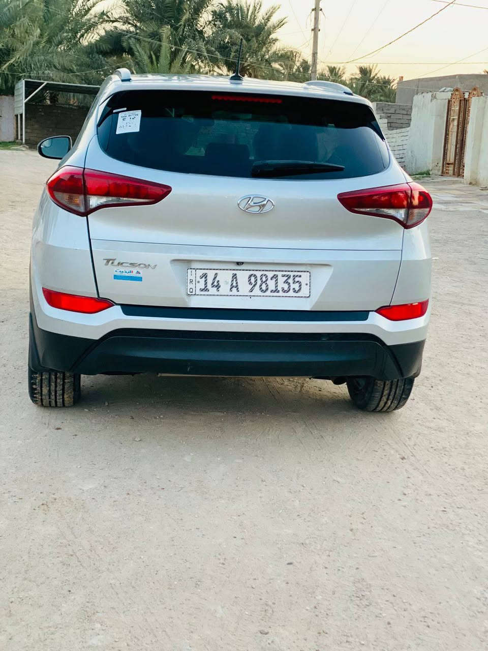 السلام عليكم توسان  2016 وأرد أمريكي ثلاث قطع تبديل وصبغ
السياره مكفوله حداديه ومكينه ما مفتوحه  بسمي  مكان الناصريه   السعر 135 // ***********
