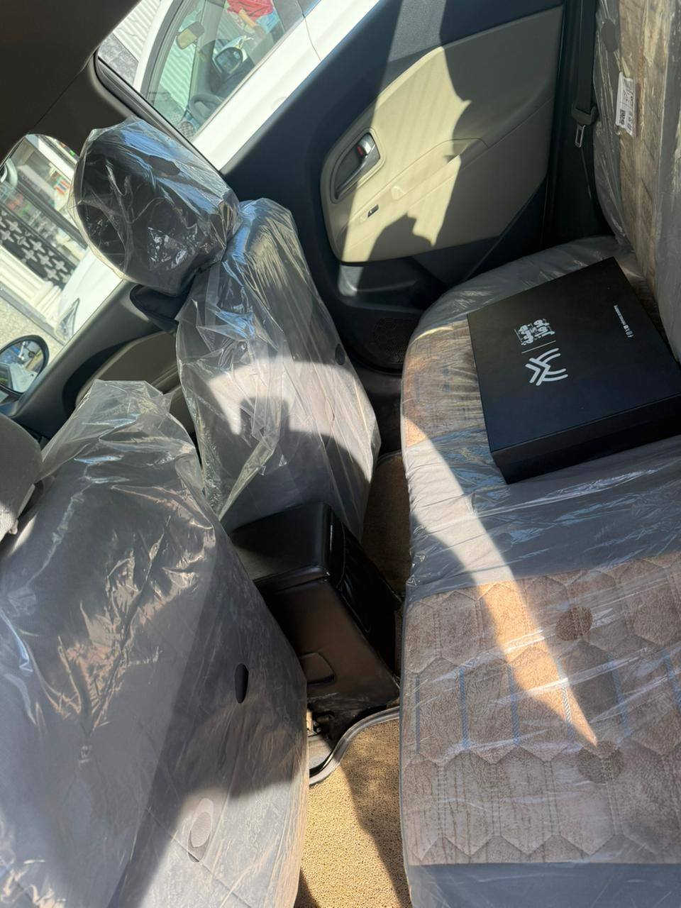 كيا ريو موديل ٢٠١٥ وارد امريكي السياره خير من الله مال طالب حادثه خلفي ماوصل للحوض ماشيه ٦٦٠٠٠ السياره مكانه المنصور  الداودي 
السعر شده وبيه مجال للطيبين 
للاستفسار ***********
10000$ بغداد, العراق
