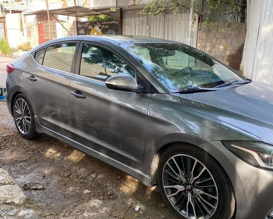 السلام عليكم
النترا 2017 سبورت infinity

محرك ١٦٠٠ تيربو مكفول 

اكزوز رياضي بلادي

مواصفات ١/١ :

بصمة تشغيل وبيبان وصندوك 

كشنات حضن جلد مختومه sport 

تدفئة كشنات 

دشبول كاربون فايبر 

كيجات رياضي 

سلايد روف

لايت وبك لايت لد بلادي 

ويل كب ١٨ كروم بلادي 

مرآة تعتيم ذاتي 

اشاير بلمري 

رادار نقطة عمياء وحساسات خلفيه 

ستيرن حرف D 

شفتات بلستيرن 

سستم صوت سماعات انفنتي ودمام خلفي 

ضرر دعامية فقط وبل العراق بيها أربع أبواب صبغ اثر شخوط بدون معجون وبدون ضرر

مكاني الموصل 

***********

رقم اربيل   

ماشيه ٨٢
