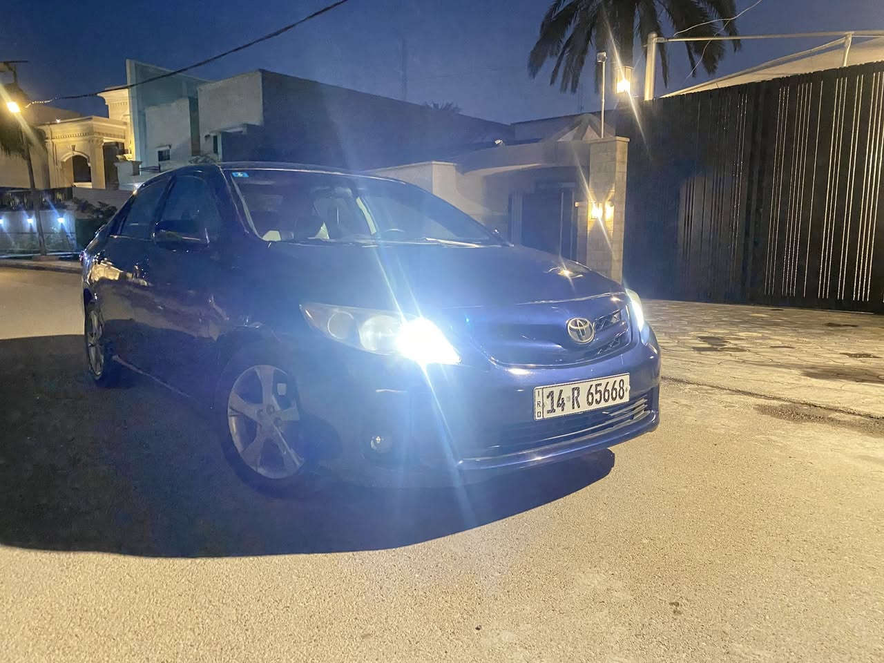 السلام عليكم
كورولا ٢٠١٢ أمريكي لون نيلي مصبوغة عام 
السيارة نظيفة جدا مكينة وكير بلادي مال شركة لا تبخير ولا تنقيص السيارة بأسمي تحويل بكل مكان رقم إنكليزي هزه جديدة باتري جديد دهن وفلتر جديد دهن كير وفلتر جديد السيارة تبريد ثلج مثبت سرعة تحكم استيرن منظومة كسينون كاملة جديدة ماتصرف عليه شي جاهزه للقياده.. 

العنوان/ المنصور-الأميرات 
***********
